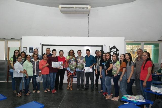 Alunos representantes da rede municipal de ensino, em Nova York, tem última aula de inglês antes da viagem Alunos representantes da rede municipal de ensino, em Nova York, tem última aula de inglês antes da viagem