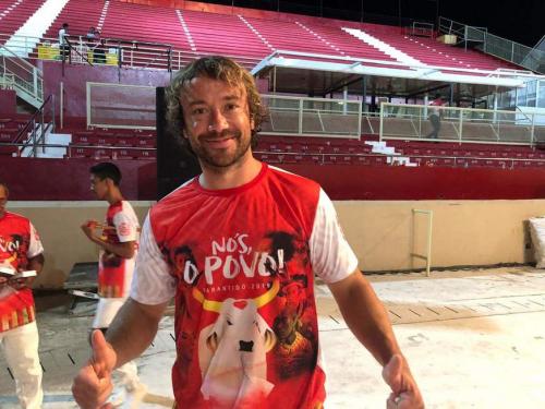 Lugano ídolo da seleção do Uruguai e São Paulo no som do Garantido