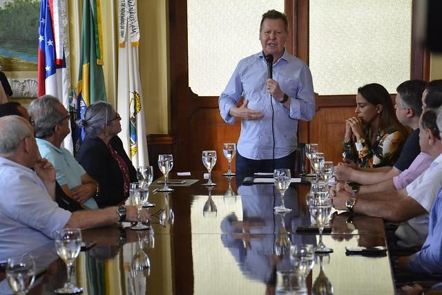 Bosque da Ciência estará reaberto neste sábado, anuncia prefeito Arthur Neto Bosque da Ciência estará reaberto neste sábado, anuncia prefeito Arthur Neto
