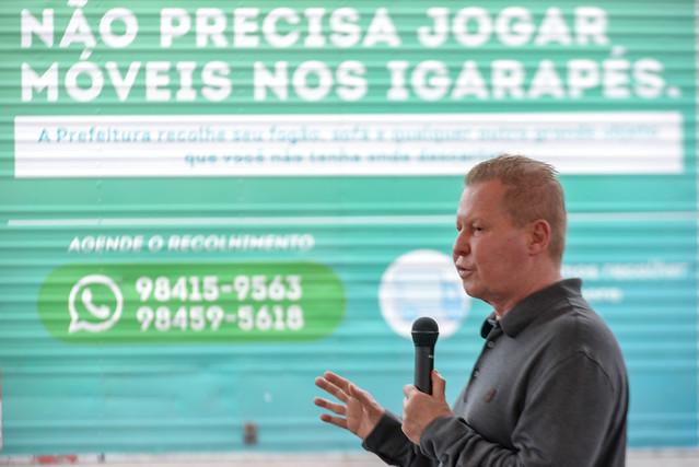 Não jogue no igarapé, mande um WhatsApp e chame a coleta agendada para grandes objeto Não jogue no igarapé, mande um WhatsApp e chame a coleta agendada para grandes objeto