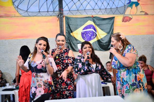 'Elas Cantam Samba' lança novo CD com show no Teatro Amazonas 'Elas Cantam Samba' lança novo CD com show no Teatro Amazonas