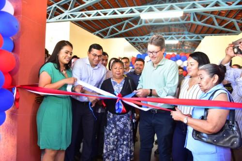 Governador Wilson inaugura escola no bairro Tancredo Neves, zona leste