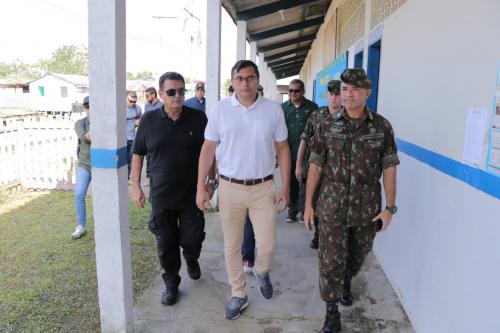 Em visita a pelotão de fronteira, Wilson Lima exalta papel do Exército no combate ao tráfico e crimes ambientais