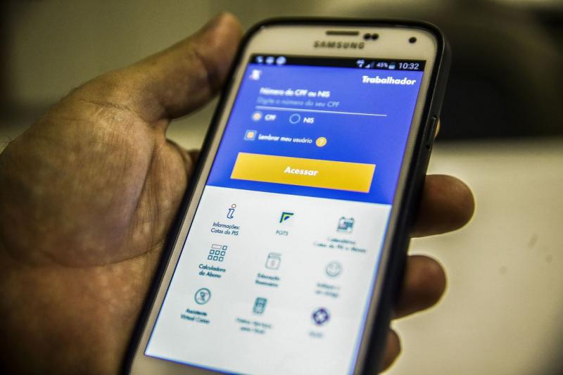 Com novos saques, aplicativo do FGTS lidera ranking em loja virtual Com novos saques, aplicativo do FGTS lidera ranking em loja virtual
