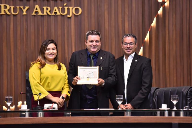 Josué Neto destaca a importância do profissional de medicina veterinária Josué Neto destaca a importância do profissional de medicina veterinária