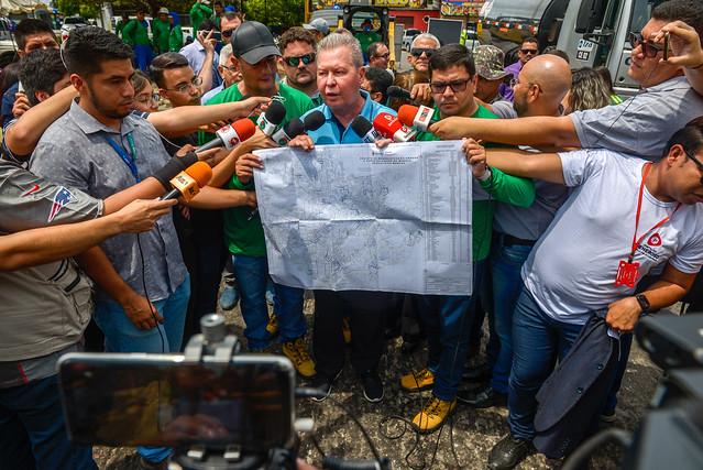 Prefeito Arthur Neto começa nova fase do ‘Requalifica’ no Hileia, Centro Oeste Prefeito Arthur Neto começa nova fase do ‘Requalifica’ no Hileia, Centro Oeste