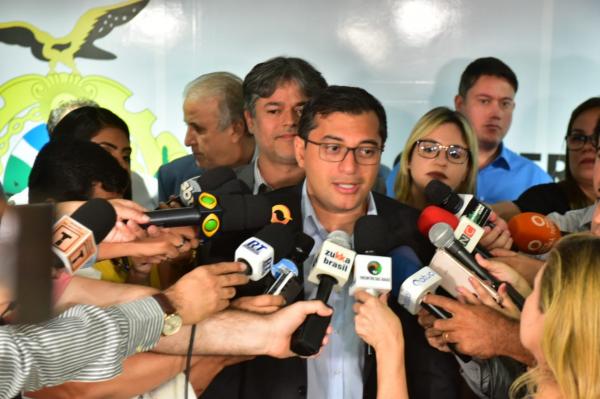 Governador Wilson Lima entrega equipamentos para rede estadual de saúde e anuncia novo hospital em Manacapuru