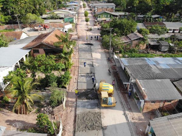 Seinfra realiza obras de recuperação em ruas do município de Barreirinha