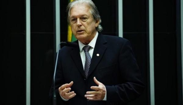 Bolsonaro já está afastado do PSL, diz Bivar: ´Está esquecido´ Bolsonaro já está afastado do PSL, diz Bivar: ´Está esquecido´
