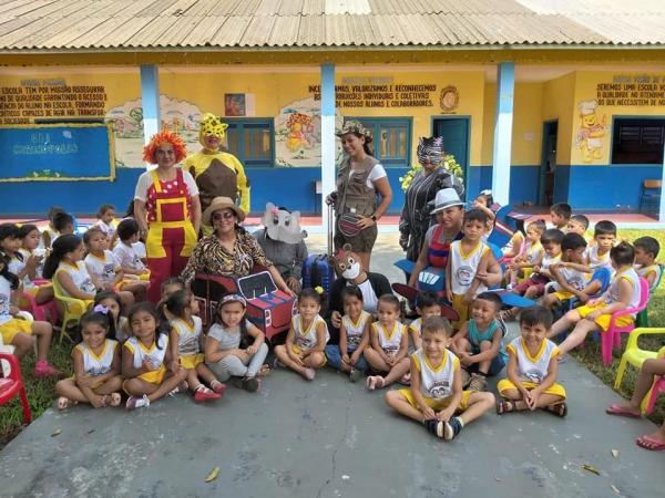 Escolas de Ensino Fundamental e Centros de Educação Infantil realizam atividades durante a semana da criança Escolas de Ensino Fundamental e Centros de Educação Infantil realizam atividades durante a semana da criança