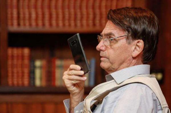 Áudios mostram que Bolsonaro articulou troca de liderança do PSL na Câmara Áudios mostram que Bolsonaro articulou troca de liderança do PSL na Câmara