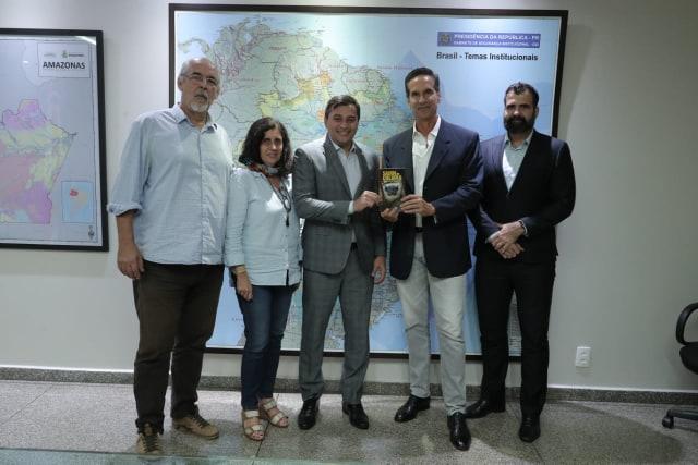 Wilson Lima recebe ator e ativista ambiental Victor Fasano para tratar da APA do Sauim-de-Coleira Wilson Lima recebe ator e ativista ambiental Victor Fasano para tratar da APA do Sauim-de-Coleira