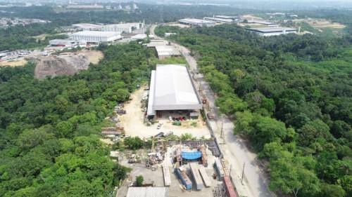 Empresa é multada em R$ 100 mil por descarte irregular de resíduos industriais Empresa é multada em R$ 100 mil por descarte irregular de resíduos industriais
