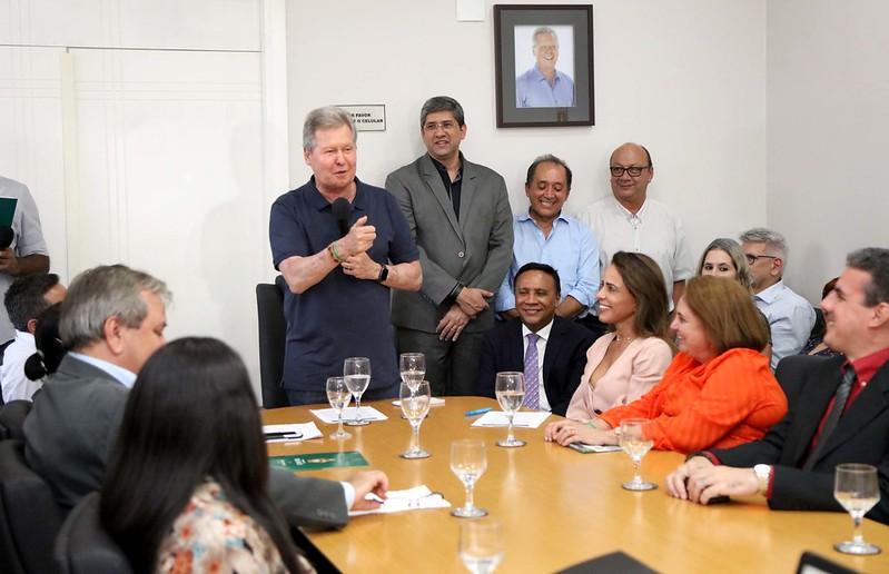 Prefeito Arthur lança edital com 17,5 mil vagas no Bolsa Universidade 2020 Prefeito Arthur lança edital com 17,5 mil vagas no Bolsa Universidade 2020