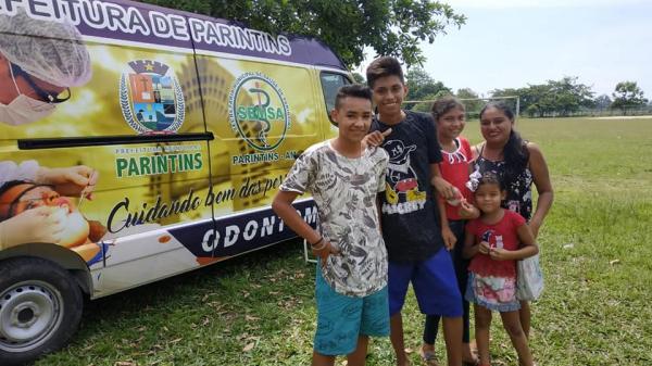 Odontomóvel inicia atendimentos nas áreas suburbanas de Parintins Odontomóvel inicia atendimentos nas áreas suburbanas de Parintins