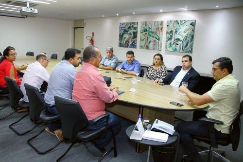 Roberto Cidade une oposição e situação e consegue melhorias para Manicoré