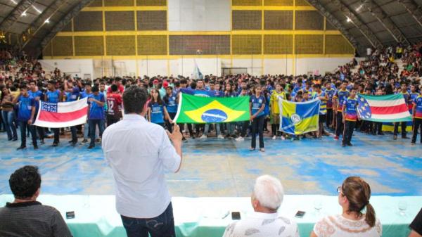 Bi Garcia anuncia construção de ginásio na escola Charles Garcia, durante abertura do JEPS 2019 Bi Garcia anuncia construção de ginásio na escola Charles Garcia, durante abertura do JEPS 2019
