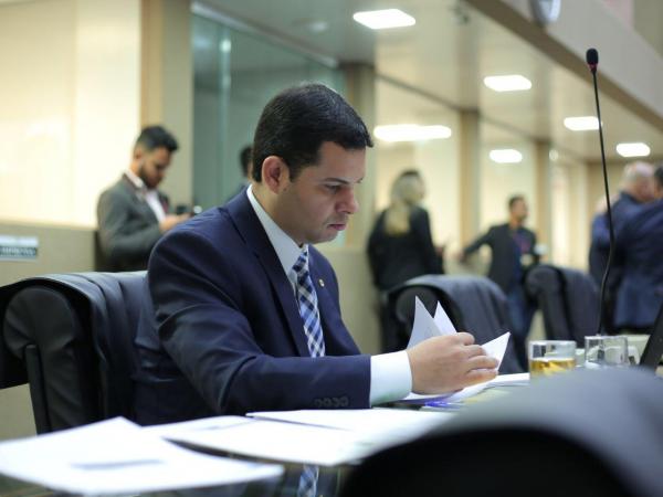 MAP precisa retomar todos os voos, não apenas o de Parintins, dispara Saullo Vianna