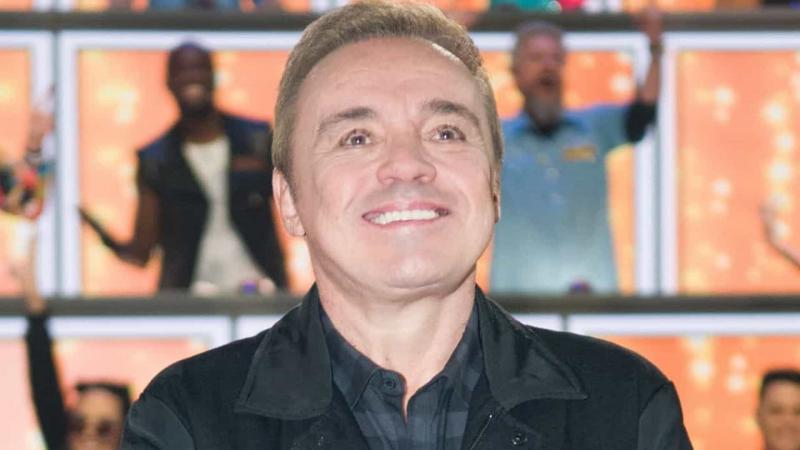 Corpo de Gugu chega ao Brasil para velório