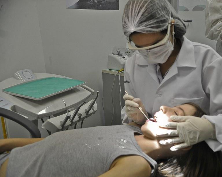 Ministério da Saúde libera R$ 36,6 milhões para 841 cidades fazer atendimento odontológico no SUS 