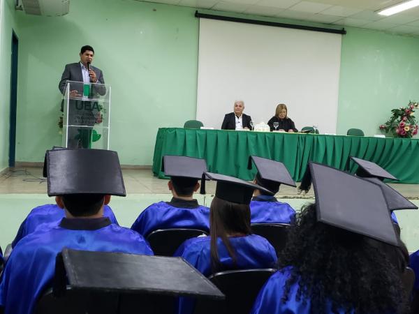 Na UEA, prefeito anuncia instalação da Bemol, Santander e Sapatinho de Luxo Na UEA, prefeito anuncia instalação da Bemol, Santander e Sapatinho de Luxo