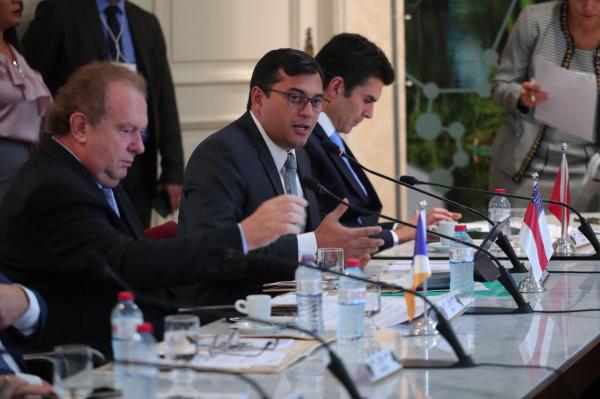 Amazonas vai coordenar compra coletiva de remédios para estados da Amazônia Legal Amazonas vai coordenar compra coletiva de remédios para estados da Amazônia Legal