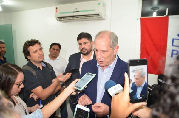 Polarização entre Bolsonaristas e Lulistas precisa ser quebrada para o bem da democracia, avalia Ciro Gomes em Manaus Polarização entre Bolsonaristas e Lulistas precisa ser quebrada para o bem da democracia, avalia Ciro Gomes em Manaus