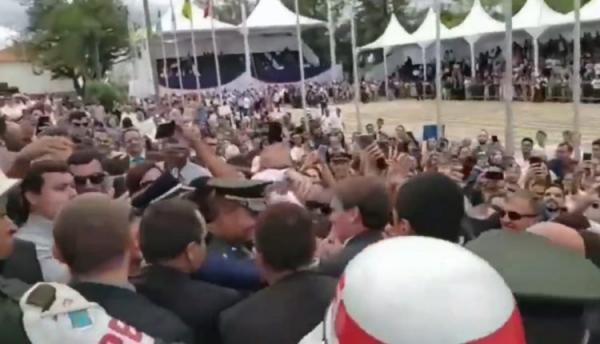 PF investiga suspeito de novo plano para matar presidente Jair Bolsonaro PF investiga suspeito de novo plano para matar presidente Jair Bolsonaro