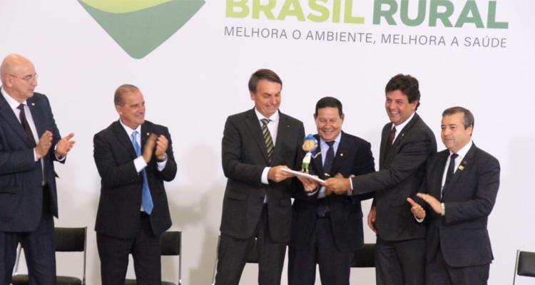 Presidente Jair Bolsonaro lança programa de saneamento básico para 40 milhões de pessoas no campo