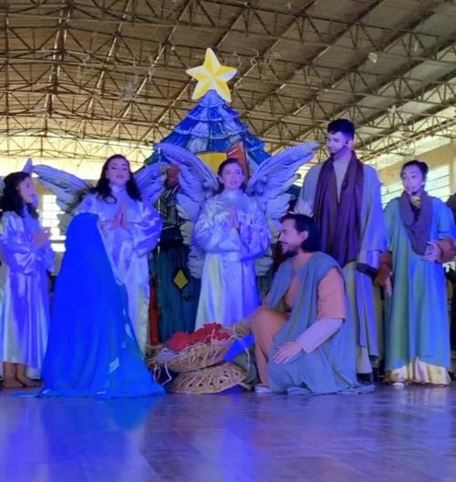 Cerca de 700 estudantes de Iranduba assistem a espetáculo natalino 