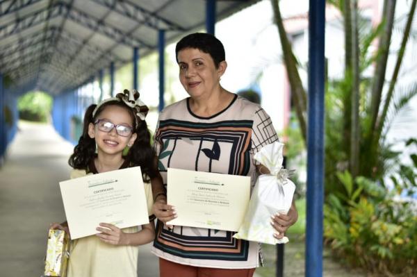 Estudante de Parintins é premiada em disputa nacional de desenho e redação Estudante de Parintins é premiada em disputa nacional de desenho e redação