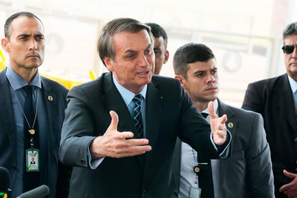Bolsonaro pede revogação de medida que excluiu atividades de MEI Bolsonaro pede revogação de medida que excluiu atividades de MEI