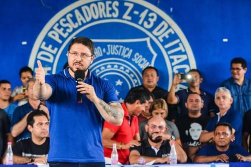 Vice-governador Carlos Almeida reúne com 2 mil pescadores para ouvir demandas e anuncia fábrica de gelo em Itacoatiara 