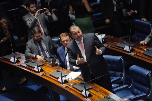 Senador Omar Aziz comemora a união para aprovar nova Lei de Informática que beneficia o Amazonas