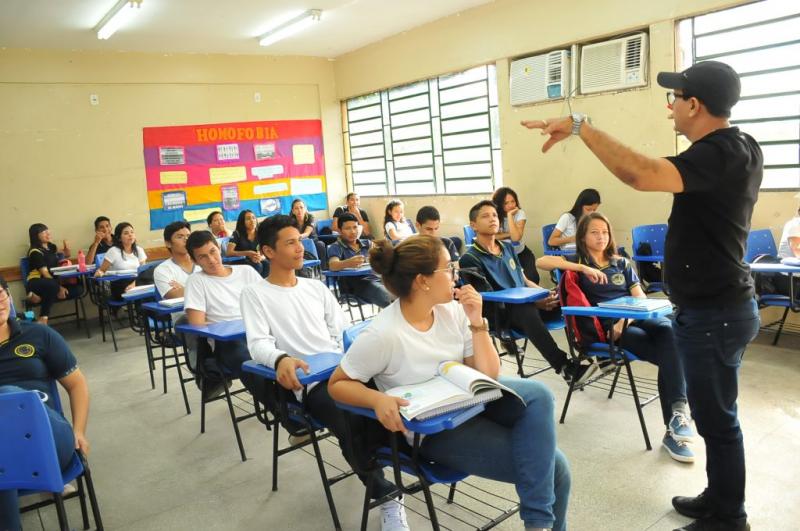 Processo Seletivo para contratação de 2,8 mil professores pelo Governo do Amazonas Processo Seletivo para contratação de 2,8 mil professores pelo Governo do Amazonas