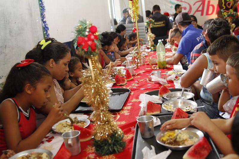 Projeto Almoço Solidário é realizado na Cozinha Comunitária do Santo Agostinho