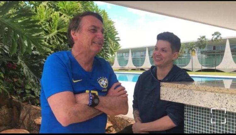 Youtuber Karol, defensora de Bolsonaro é vítima de ataque homofóbico