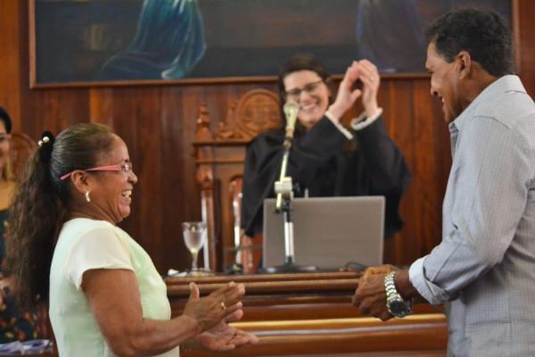 Prefeitura de Parintins promoveu casamento coletivo