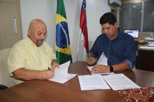 Convênios entre Estado e Prefeitura garantem mais de R$ 3 milhões para a educação de Parintins