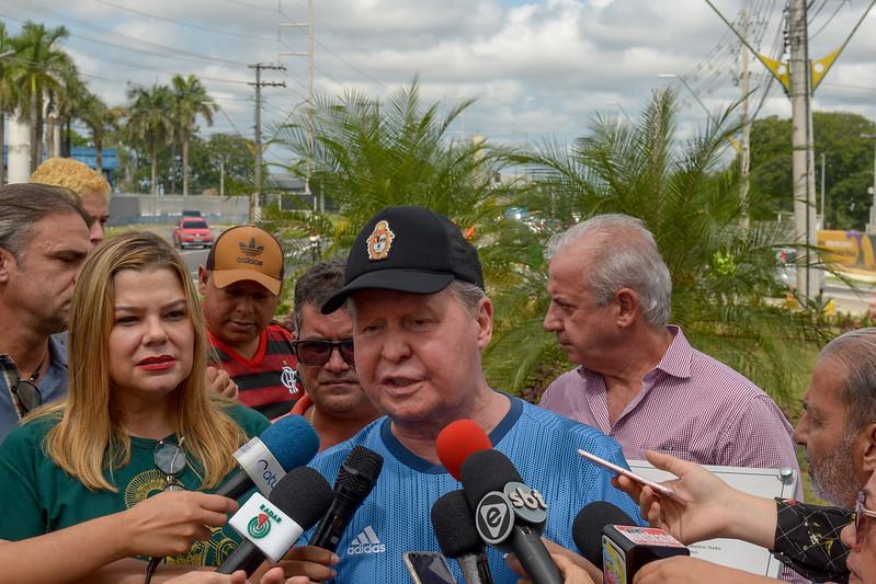 Prefeito Arthur Neto inaugura rotatória da Torquato com iniciativa privada e vistoria obras no Shangrilá