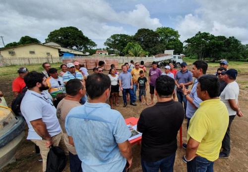 No Caburi, Bi Garcia entrega material da obra de construção da cidade da criança e anuncia melhorias na praia brilho do banzeiro