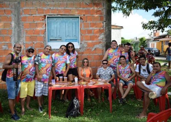 Banda do Koiote 2020 satiriza  eleição e crítica obras no Porto de Parintins