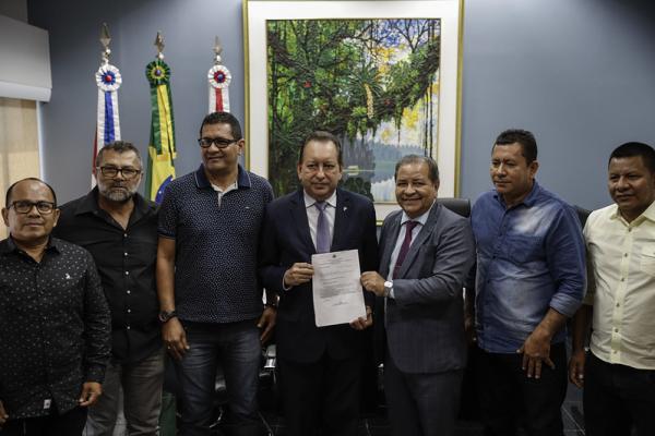 Vereadores de Tonantins pedem do presidente do TJAM Yedo Simões implantação da Comarca Judicial 