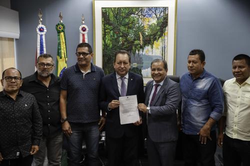 Vereadores de Tonantins pedem do presidente do TJAM Yedo Simões implantação da Comarca Judicial 