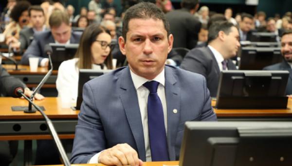 Marcelo Ramos acusa  Menezes da Suframa de fazer contrato milionário com construtora de amigo