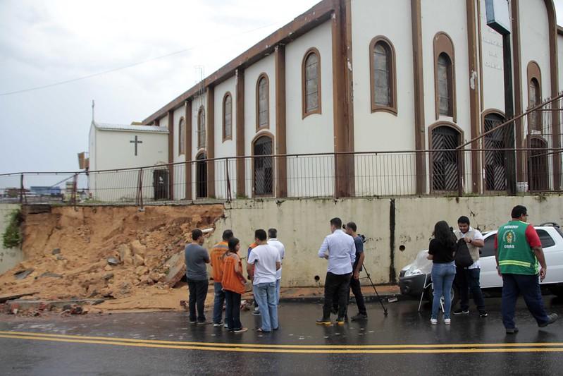 Defesa Civil de Manaus registra 13 ocorrências por conta da chuva na terça-feira