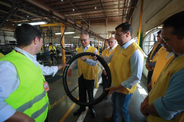 Em visita à fábrica da Michelin no PIM, Wilson Lima anuncia que Estado vai ampliar apoio à produção local de borracha