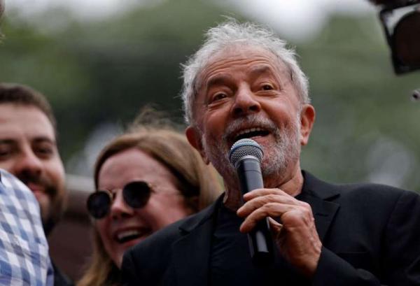 Juíza rejeita ação contra Lula por invasão do triplex no Guarujá