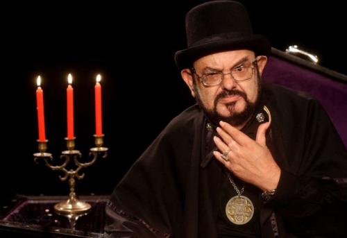 Zé do Caixão cineasta morre aos 83 anos 