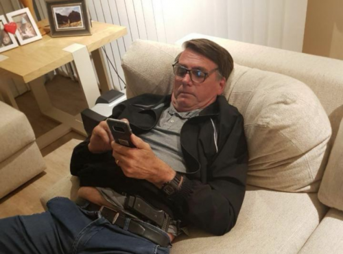 Bolsonaro convoca via WhatsApp ato contra Congresso e STF 